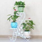 Kệ đỡ 3 tầng nghệ thuật mang phong cách hiện đại