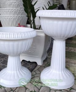 Cửa hàng bán chậu nhựa có chân đế tại Hà Nội