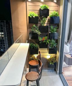 Trồng cây với chậu composite ban công áp tường theo mệnh gia chủ