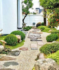 Tiểu cảnh sân vườn hiện đại với đá cuội – cỏ nhật – lối đi ziczac.
