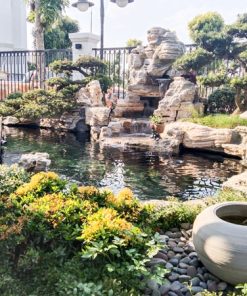 Sân vườn biệt thự kiểu Nhật với bonsai và hòn non bộ