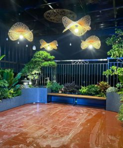 Sân vườn mini trên tầng thượng với chòi nghỉ và cây xanh