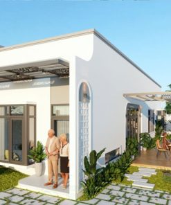 Sân vườn nhà cấp 4 đẹp với cây xanh và hoa trang trí