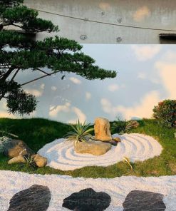 Sân vườn nhỏ kiểu Nhật với bonsai và tiểu cảnh đá cát